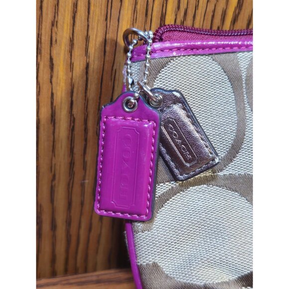 Coach Small Beige & Pink Signature Canvas Wristlet Bag With Zip Closure & Metal - Picture 3 of 9